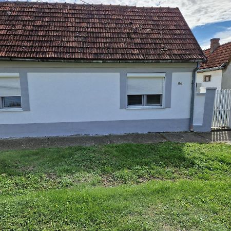 Apartamento Kuca Na Dan Šid Exterior foto
