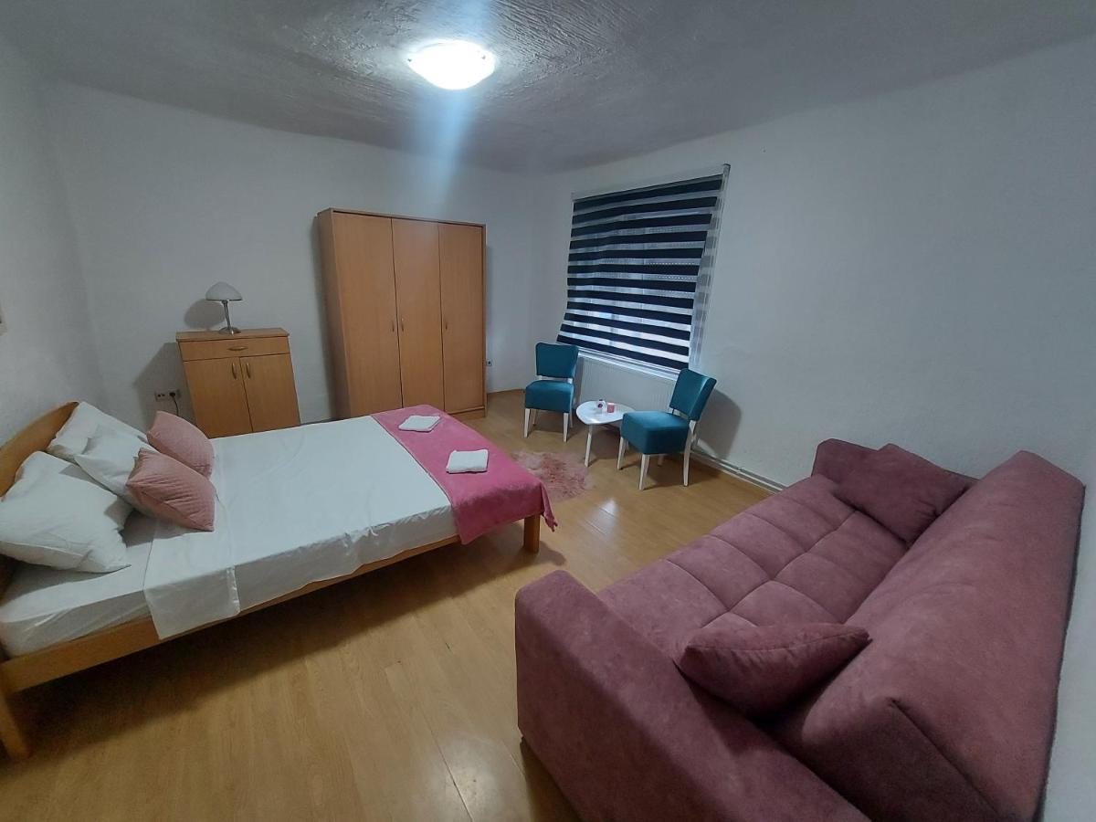 Apartamento Kuca Na Dan Šid Exterior foto