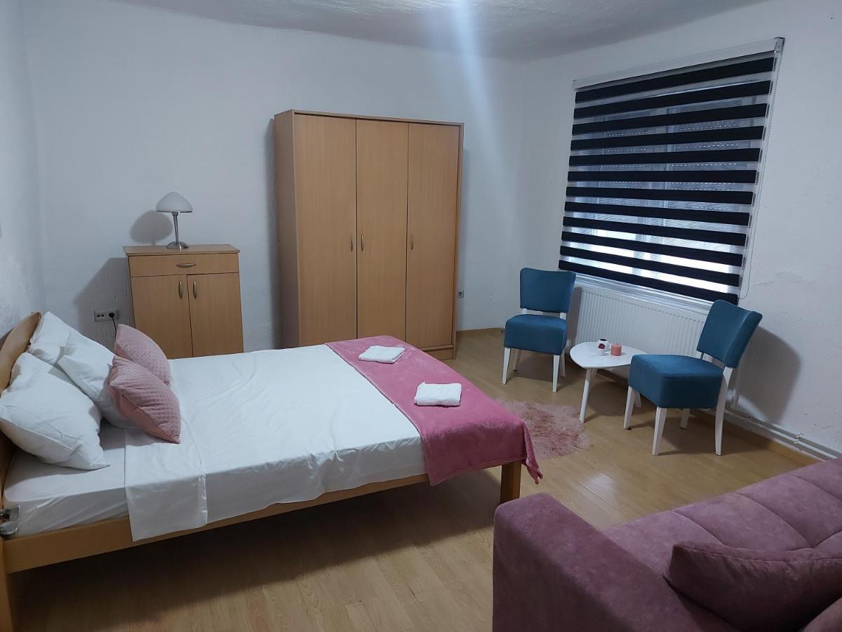 Apartamento Kuca Na Dan Šid Exterior foto