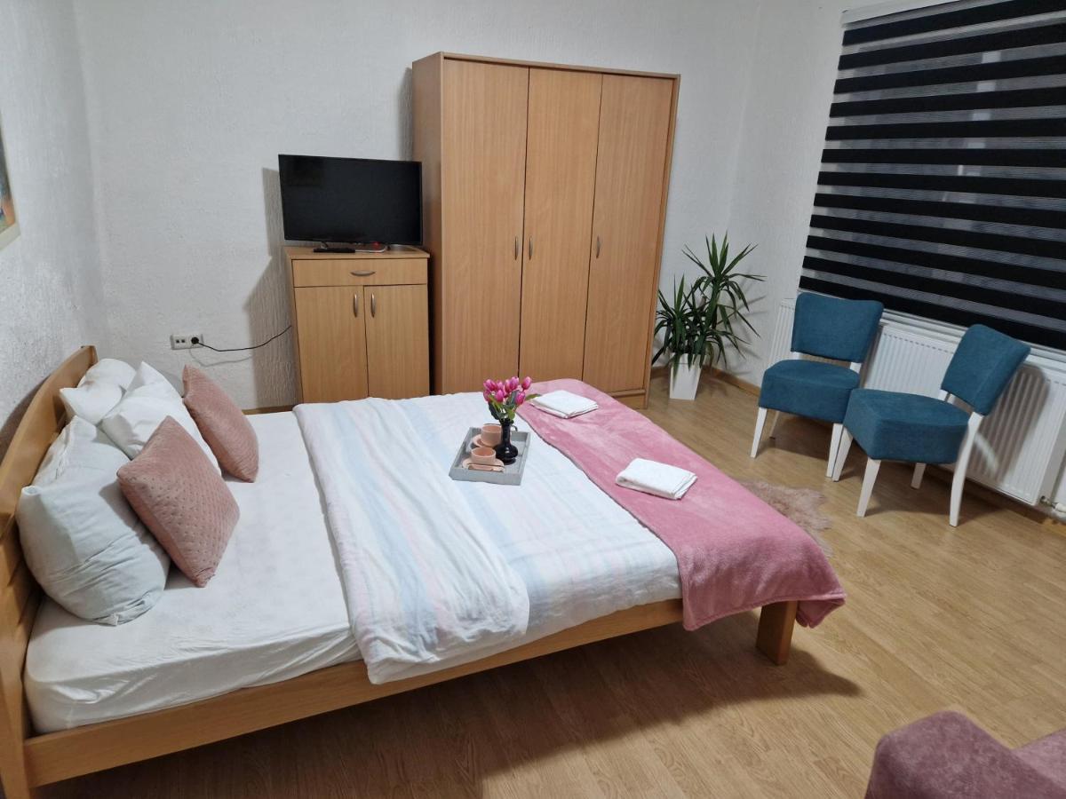 Apartamento Kuca Na Dan Šid Exterior foto